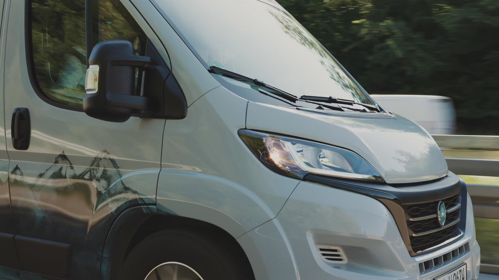 Mit der CampingBar genius unterwegs im Van zum See